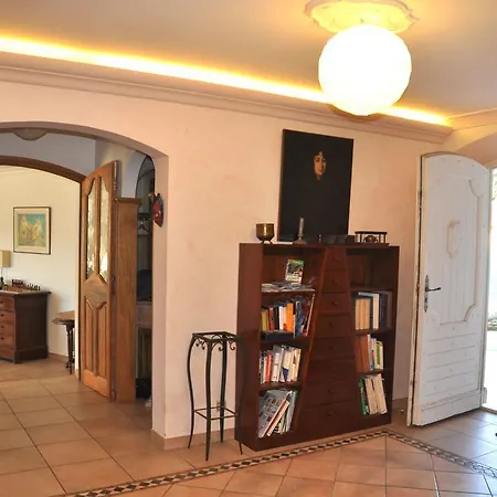 Villa 342 M2 Classee 4 Etoiles Sur 1 Ha - Provence Besse-sur-Issole