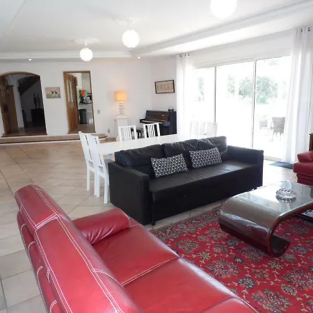 Villa 342 M2 Classee 4 Etoiles Sur 1 Ha - Provence *