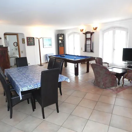 Villa 342 M2 Classee 4 Etoiles Sur 1 Ha - Provence *