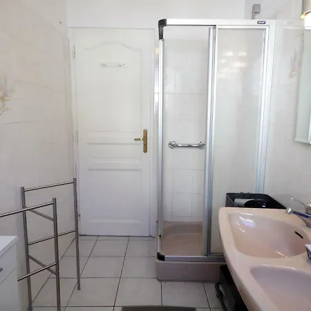 342 M2 Classee 4 Etoiles Sur 1 Ha - Provence *